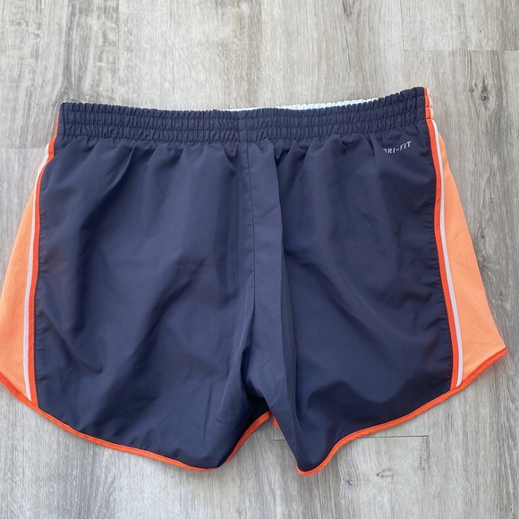 Nike Wmns Dri-Fit Running Shorts size L - Picture 4 of 8